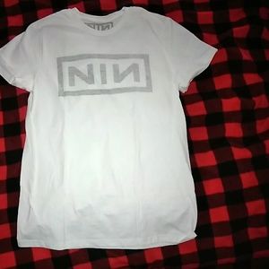 Hot Topic Nine inch nails shirt SZSmall
